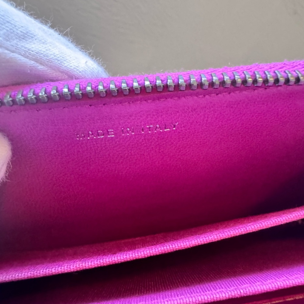 CHANEL SOLD 🔥 Matelasse
Boy Chanel Wallet Round
Zipper hot Pink Lambskin , - Picture 8 of 16